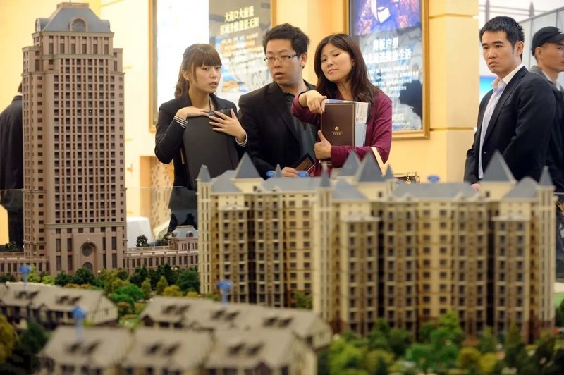 在商业房地产市场中，如何选择合适的商业地产项目进行投资？让我们通过具体案例来一步步解答。